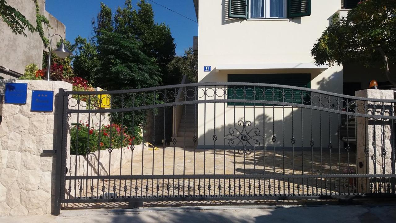 Apartments By The Sea Vinjerac, Zadar - 13811 Posedarje Luaran gambar